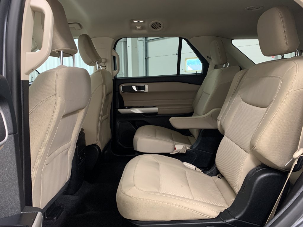 Used 2022 Ford Explorer XLT AWD/4WD image 19
