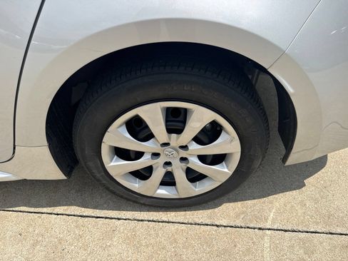 Used 2024 Toyota Corolla LE FWD image 10