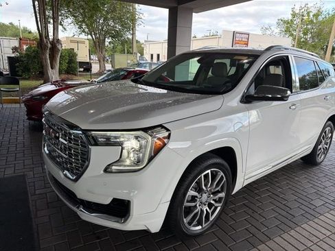 Used 2024 GMC Terrain Denali image 1