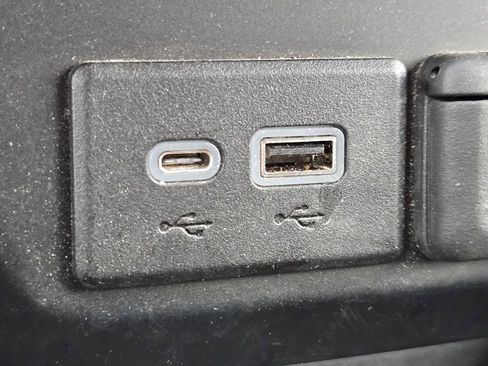 Used 2022 GMC Sierra 1500 Elevation w/ LPO, Elevation Black Package image 7