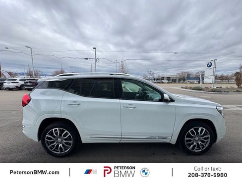 Used 2022 GMC Terrain Denali image 9