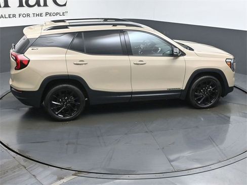 Used 2023 GMC Terrain SLT w/ Infotainment Package II image 38