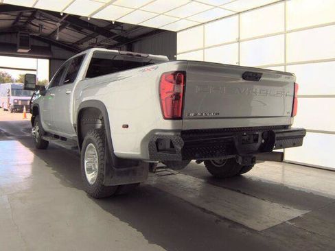 Used 2022 Chevrolet Silverado 3500 LT w/ Convenience Package AWD/4WD image 8