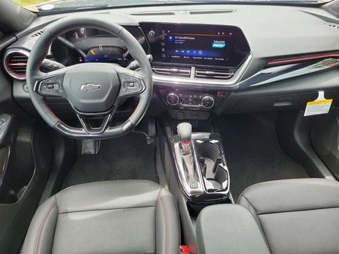 Used 2026 Chevrolet Trax RS FWD image 15