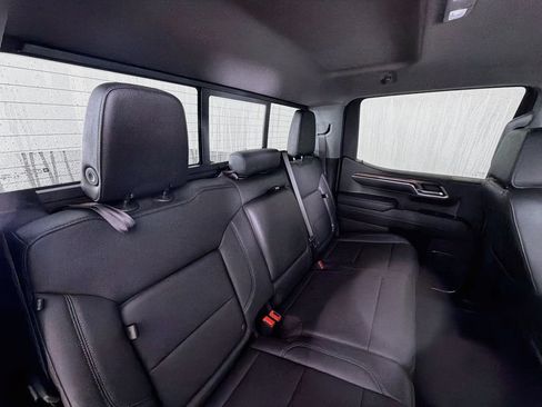 Used 2024 Chevrolet Silverado 1500 LT Trail Boss w/ Convenience Package II AWD/4WD image 27