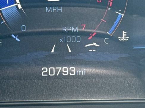 Used 2025 Chevrolet Equinox LT AWD/4WD image 16