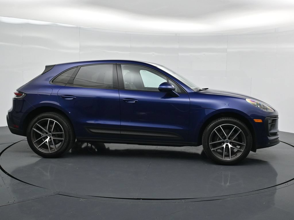 Certified 2026 Porsche Macan AWD/4WD image 8
