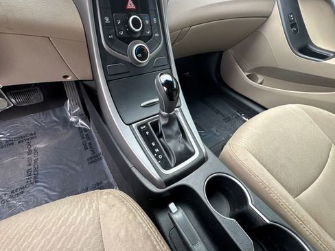 Used 2015 Hyundai Elantra SE w/ Option Group 02 image 29