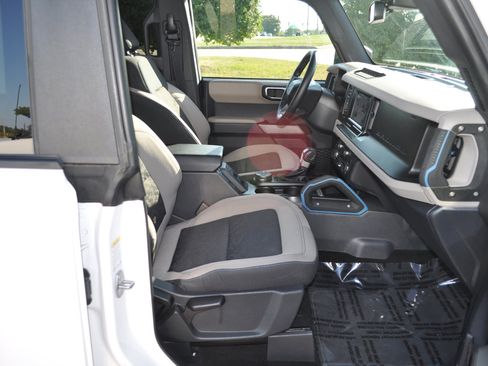 Used 2022 Ford Bronco Wildtrak image 35