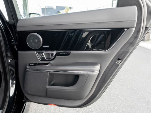 Used 2015 Jaguar XJ RWD image 31