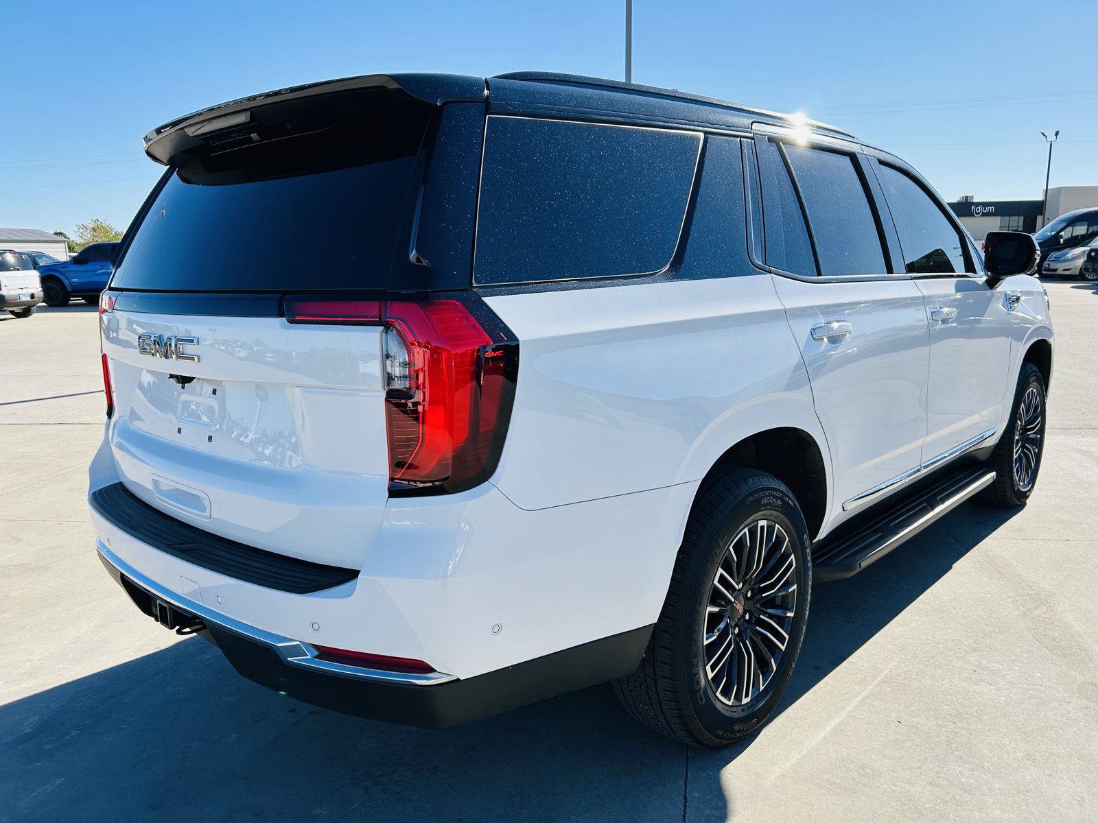 Used 2025 GMC Yukon Elevation AWD/4WD image 47
