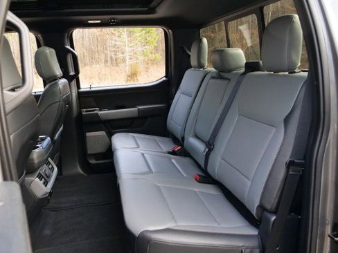 Used 2024 Ford F150 Lightning Lariat image 31