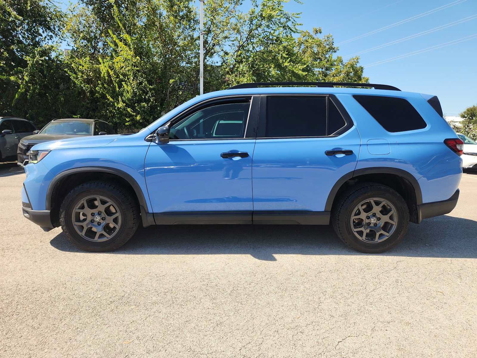 Used 2024 Honda Pilot TrailSport image 4
