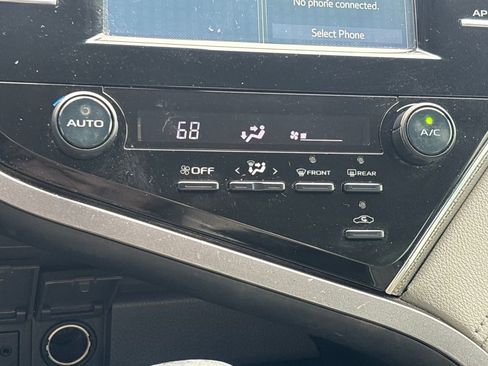 Used 2018 Toyota Camry SE image 13