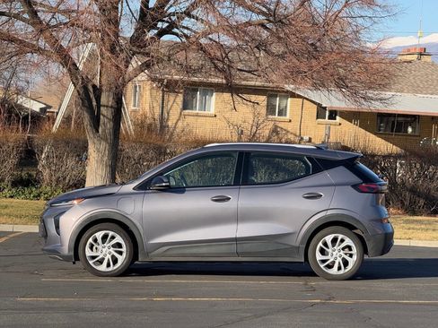 Used 2023 Chevrolet Bolt EUV LT image 8