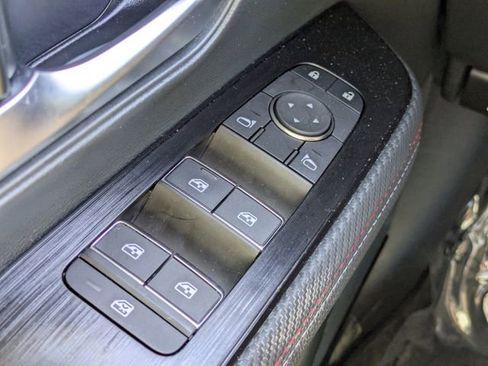 Used 2025 Nissan Kicks SR image 24