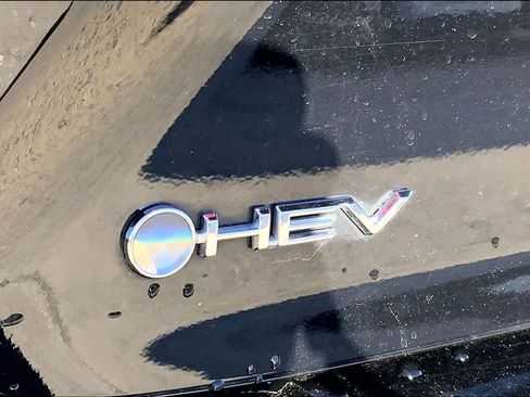 Used 2025 Toyota Camry SE image 31