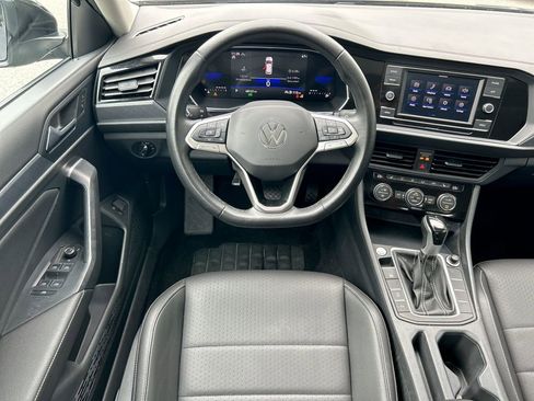 Used 2024 Volkswagen Jetta SE FWD image 37
