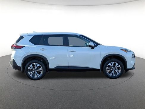 Used 2022 Nissan Rogue SV image 4