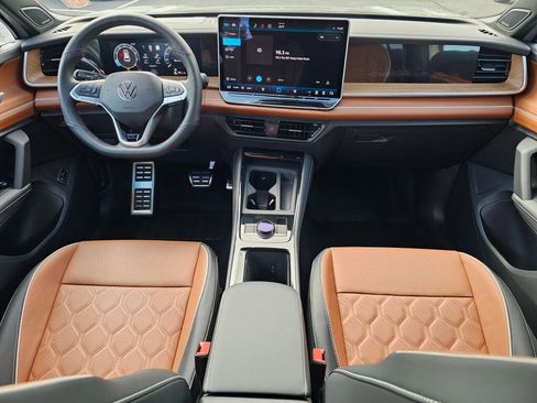 New 2026 Volkswagen Tiguan SEL R-Line AWD/4WD image 9