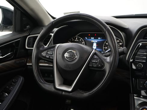 Used 2017 Nissan Maxima Platinum FWD image 14