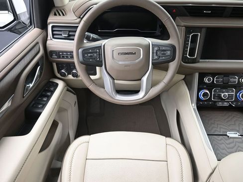 Used 2023 GMC Yukon Denali AWD/4WD image 12