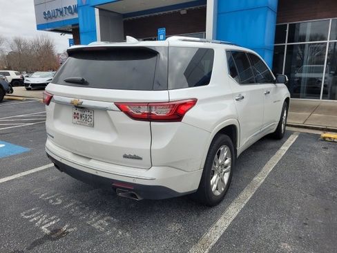 Used 2020 Chevrolet Traverse High Country image 3