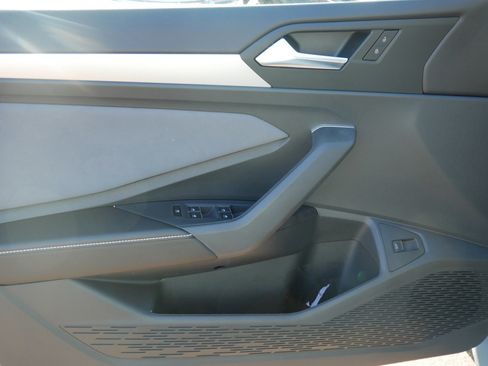 New 2026 Volkswagen Jetta SE FWD image 5