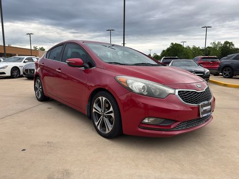 Used 2015 Kia Forte EX w/ Premium Package FWD image 3