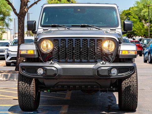 Used 2021 Jeep Gladiator Sport AWD/4WD image 4