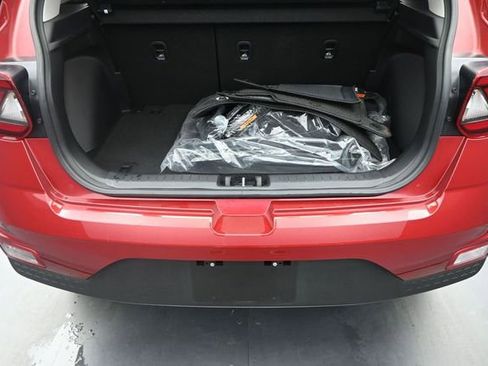Used 2024 Hyundai Venue Limited FWD image 26