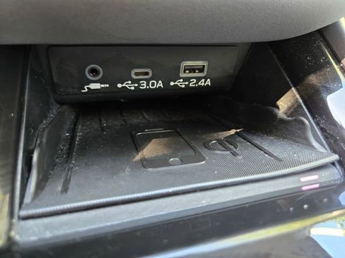 Used 2023 Subaru Outback Premium AWD/4WD image 25