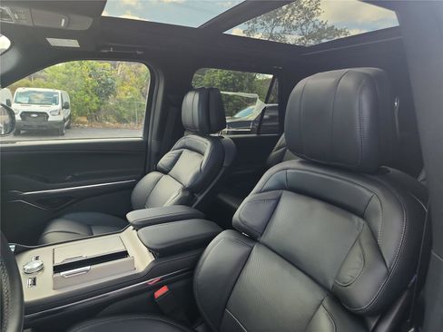 New 2026 Lincoln Navigator L Reserve w/ Jet Appearance Package image 14