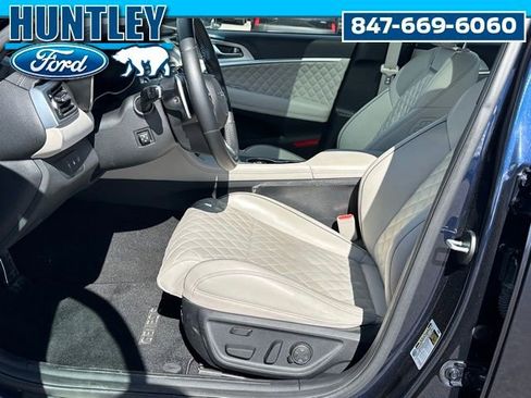 Used 2023 Genesis G70 3.3T w/ Sport Prestige Package image 17