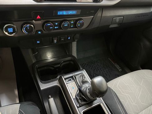 Used 2023 Toyota Tacoma TRD Sport image 15