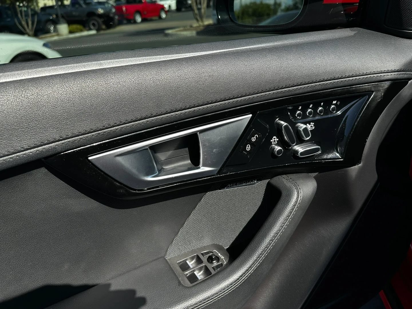 Used 2015 Jaguar F-TYPE S RWD image 13