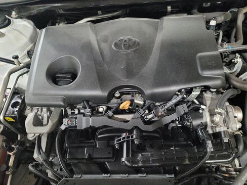 Used 2022 Toyota Camry LE FWD image 30