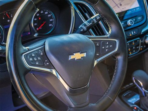 Used 2024 Chevrolet Equinox Premier image 25