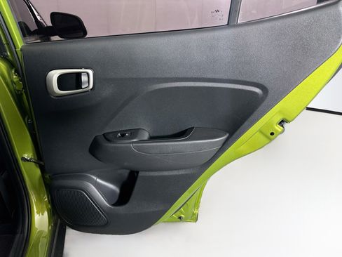 Used 2020 Hyundai Venue SE FWD image 27