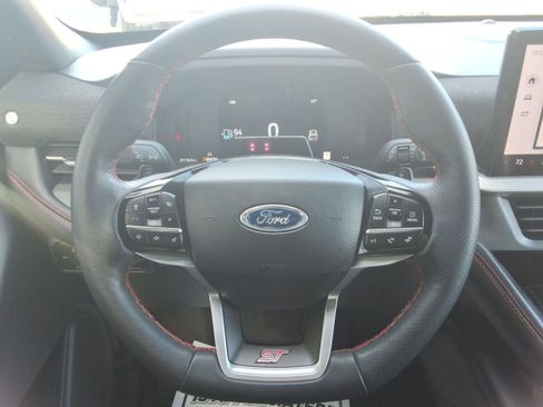 Used 2025 Ford Explorer ST image 11
