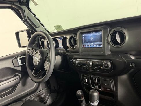 Certified 2023 Jeep Wrangler Unlimited AWD/4WD image 39
