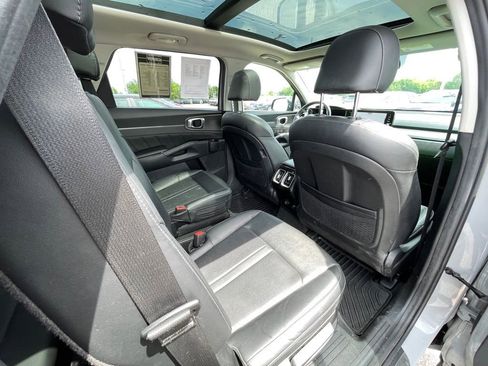 Certified 2023 Kia Sorento SX FWD image 29