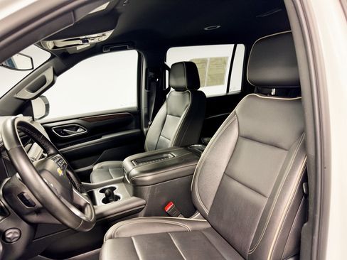 Used 2024 Chevrolet Suburban Premier RWD image 5