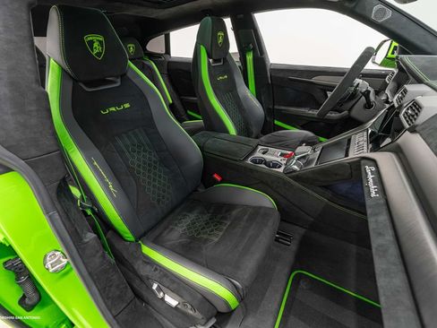 Used 2024 Lamborghini Urus Performante AWD/4WD image 24