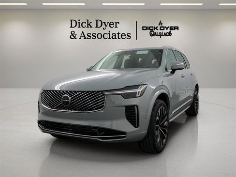 New 2026 Volvo XC90 B6 Plus w/ Protection Package Premier image 6