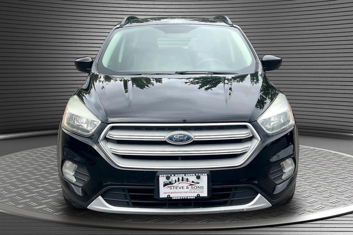Used 2018 Ford Escape SE AWD/4WD image 2
