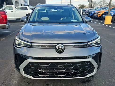 Used 2025 Volkswagen Taos SEL image 27