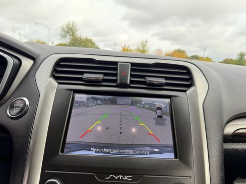 Used 2020 Ford Fusion SEL image 13