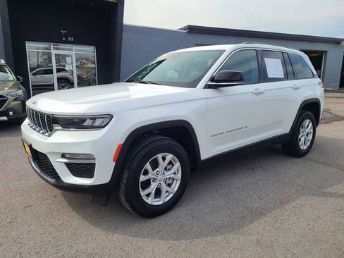 Used 2023 Jeep Grand Cherokee Limited AWD/4WD image 2