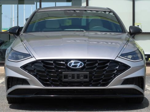 Used 2021 Hyundai Sonata SEL FWD image 2